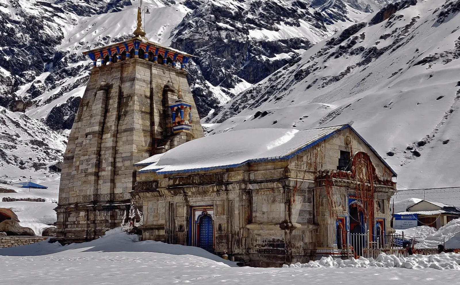 Scenic view of Kedarnath Yatra with stunning Himalayan landscapes.